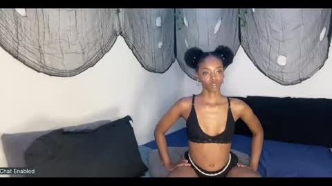 Snapshot of trixie_luv chatting on October 7, 2025, 2:03 pm trixie_luv online show from October 7, 2025, 2:03 pm