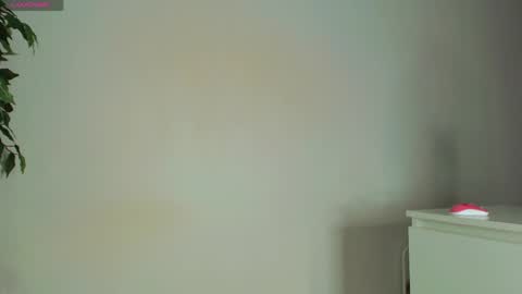 Trixie Taylor online show from April 23, 2026, 7:27 pm