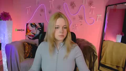 Trixy online show from April 28, 2026, 12:32 pm