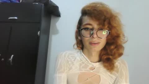 Snapshot of trixy_roses chatting on December 18, 2024, 10:13 pm Trixy Rose online show from December 18, 2024, 10:13 pm