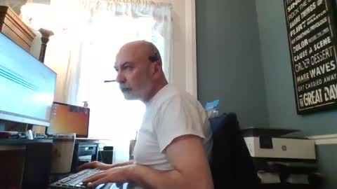 Snapshot of trodgers136 chatting on February 25, 2025, 4:00 pm TRodgers online show from February 25, 2025, 4:00 pm