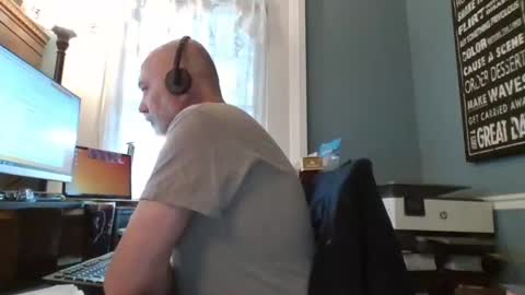 Snapshot of trodgers136 chatting on February 26, 2025, 12:58 pm TRodgers online show from February 26, 2025, 12:58 pm