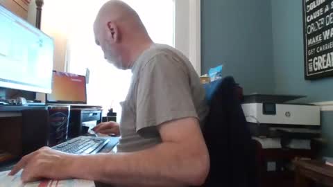 Snapshot of trodgers136 chatting on February 26, 2025, 4:03 pm TRodgers online show from February 26, 2025, 4:03 pm