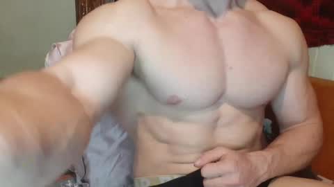 Troncq online show from February 23, 2025, 1:42 pm