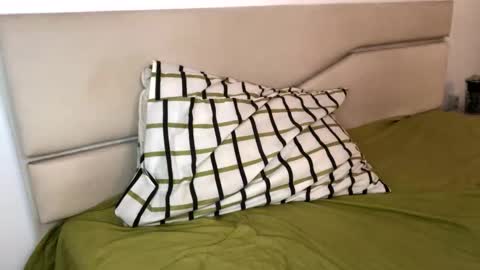 Troncq online show from November 25, 2025, 2:06 pm