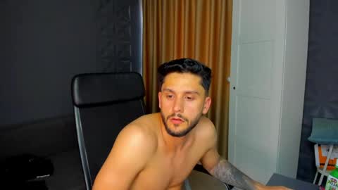Snapshot of troywade chatting on May 23, 2026, 4:44 pm TroyWade online show from May 23, 2026, 4:44 pm
