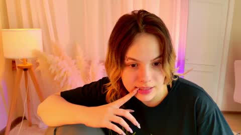 Snapshot of true_voice chatting on July 1, 2026, 12:07 pm Emma online show from July 1, 2026, 12:07 pm