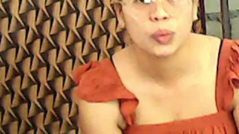 Snapshot of truefilipinabeauty chatting on April 4, 2026, 12:53 am emily online show from April 4, 2026, 12:53 am
