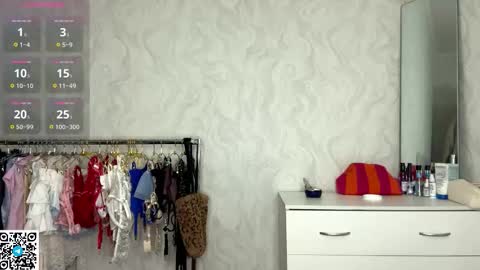 Molly online show from November 7, 2025, 3:34 pm