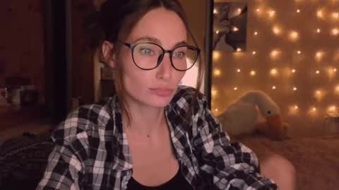 Snapshot of trying2fit chatting on September 23, 2025, 7:06 pm trying2fit online show from September 23, 2025, 7:06 pm