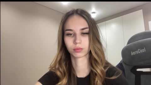 tryme_muse online show from December 15, 2025, 5:17 pm