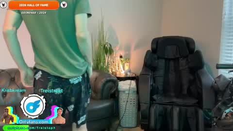 Snapshot of trystoph chatting on April 19, 2026, 2:27 pm Treistoph online show from April 19, 2026, 2:27 pm