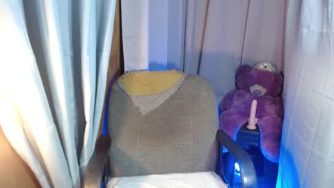 Snapshot of ts_afamhunterxx chatting on March 9, 2025, 6:21 pm Goddess Mira online show from March 9, 2025, 6:21 pm