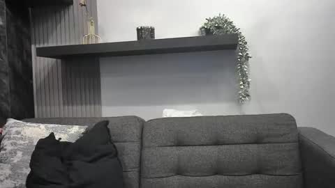 Lexi Longg online show from April 4, 2026, 6:00 am