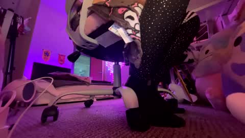 MOCHI NEXT DOOR online show from January 23, 2025, 7:51 pm