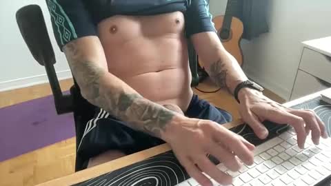 Snapshot of tt_boy2000 chatting on September 10, 2025, 3:23 pm TT Boy2000 online show from September 10, 2025, 3:23 pm