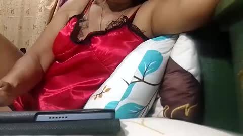 Mae online show from February 12, 2026, 8:59 pm