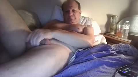 tucker69bi online show from May 6, 2026, 8:14 pm