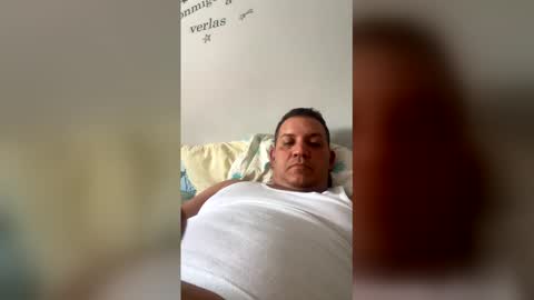 tuhombre1612 online show from May 18, 2026, 3:07 pm