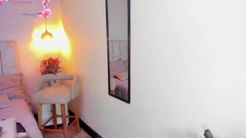 Snapshot of tutu_milf chatting on February 15, 2026, 12:03 pm Tutu online show from February 15, 2026, 12:03 pm