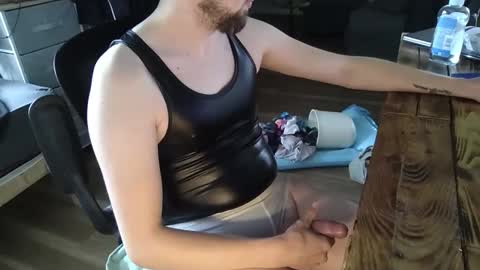 Snapshot of tw1ky9o chatting on October 7, 2025, 8:22 am Tobi online show from October 7, 2025, 8:22 am