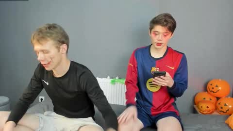 Angus online show from November 1, 2025, 10:45 pm