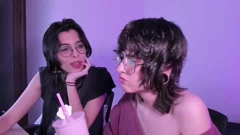 Eve  Lili online show from October 23, 2025, 11:46 pm