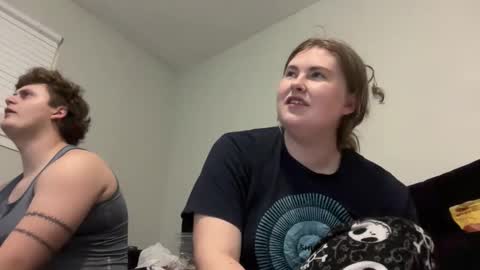 Snapshot of twinfl4m3ss chatting on December 18, 2025, 5:46 am twinfl4m3ss online show from December 18, 2025, 5:46 am