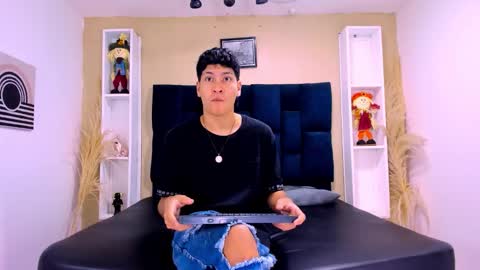 Snapshot of twink_bunny chatting on October 17, 2025, 1:46 pm samu online show from October 17, 2025, 1:46 pm