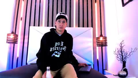 Snapshot of twink_bunny chatting on October 21, 2025, 11:33 am samu online show from October 21, 2025, 11:33 am