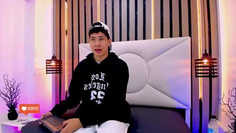 Snapshot of twink_bunny chatting on November 8, 2025, 12:38 pm samu online show from November 8, 2025, 12:38 pm