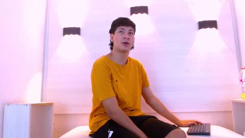 Snapshot of twink_bunny chatting on December 19, 2025, 2:02 pm samu online show from December 19, 2025, 2:02 pm