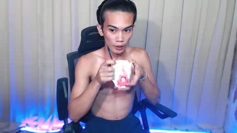 twink_clint online show from March 3, 2025, 7:06 pm