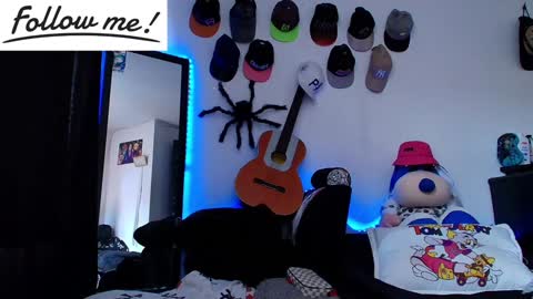Snapshot of twink_sebas_ chatting on December 2, 2024, 5:48 pm  Bad boy sebastian  online show from December 2, 2024, 5:48 pm