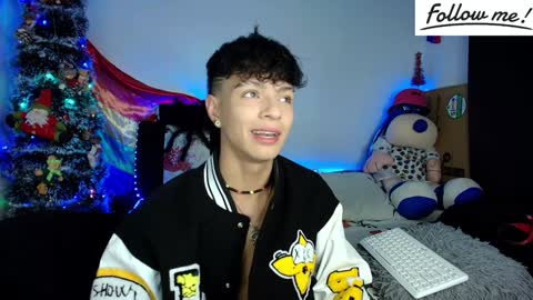 Snapshot of twink_sebas_ chatting on December 17, 2024, 4:45 am  Bad boy sebastian  online show from December 17, 2024, 4:45 am