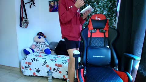 Snapshot of twink_sebas_ chatting on January 24, 2025, 8:43 pm  Bad boy sebastian  online show from January 24, 2025, 8:43 pm