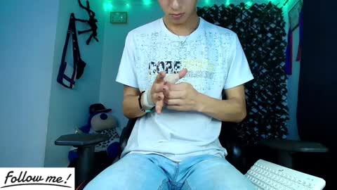 Snapshot of twink_sebas_ chatting on February 3, 2025, 3:09 am  Bad boy sebastian  online show from February 3, 2025, 3:09 am