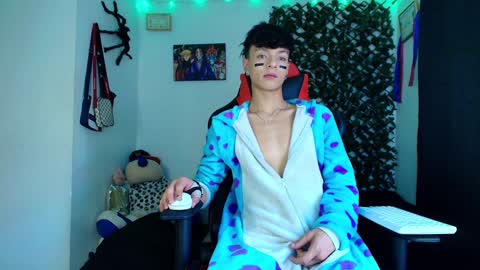 Snapshot of twink_sebas_ chatting on February 3, 2025, 4:41 pm  Bad boy sebastian  online show from February 3, 2025, 4:41 pm