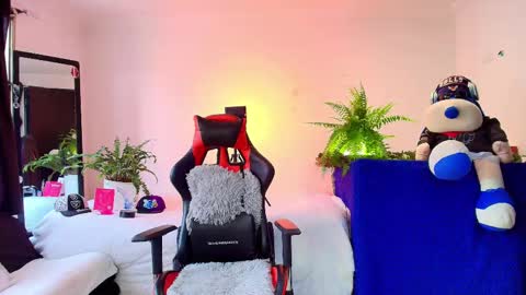 Snapshot of twink_sebas_ chatting on October 11, 2025, 7:12 pm  Bad boy sebastian  online show from October 11, 2025, 7:12 pm