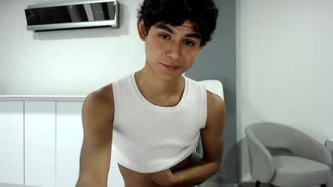 Snapshot of twink_waldorf chatting on January 13, 2025, 11:17 pm Twink Waldorf online show from January 13, 2025, 11:17 pm