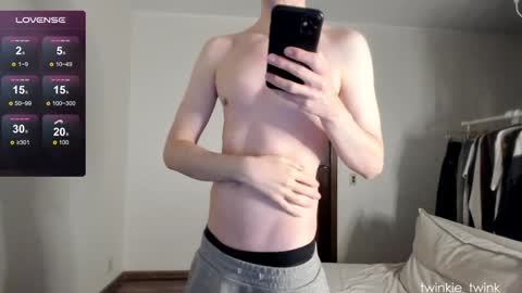 Snapshot of twinkie_twink chatting on January 25, 2025, 2:04 am Andy online show from January 25, 2025, 2:04 am