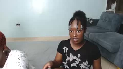 Snapshot of twinkle_tushy chatting on October 3, 2025, 7:00 pm twinkle tushy online show from October 3, 2025, 7:00 pm