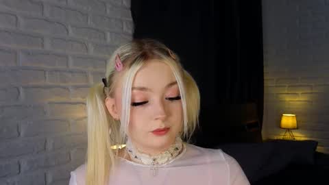 Snapshot of twinklefluff chatting on October 2, 2025, 3:52 pm twinklefluff online show from October 2, 2025, 3:52 pm