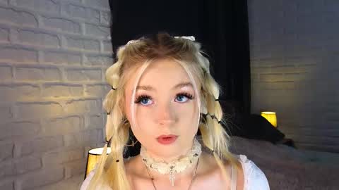 Snapshot of twinklefluff chatting on October 10, 2025, 4:06 pm twinklefluff online show from October 10, 2025, 4:06 pm