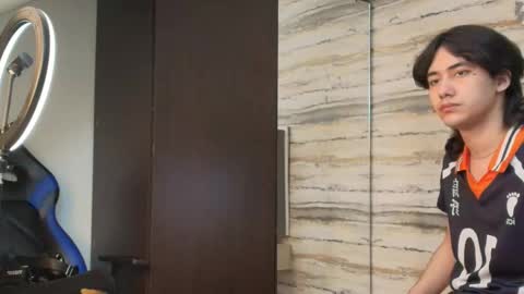 twinslovers_ online show from May 19, 2026, 3:57 am