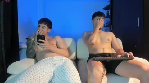 twintease online show from December 3, 2025, 1:20 pm