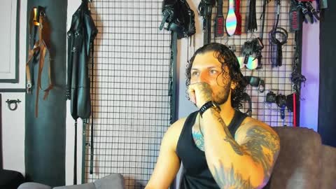 Clio  Tadeo online show from February 6, 2025, 12:05 pm