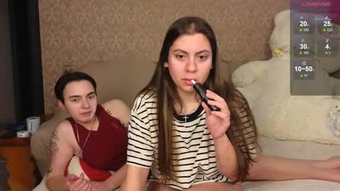 Snapshot of twobabesweet chatting on October 16, 2025, 8:04 am Welcome guys We Lili and Vic  PVT open online show from October 16, 2025, 8:04 am