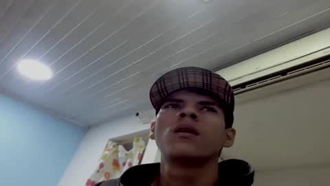 twobadboysonequeen online show from January 17, 2026, 7:28 pm