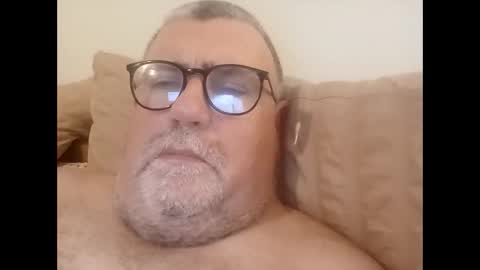 twohats2810 online show from February 1, 2026, 5:22 pm